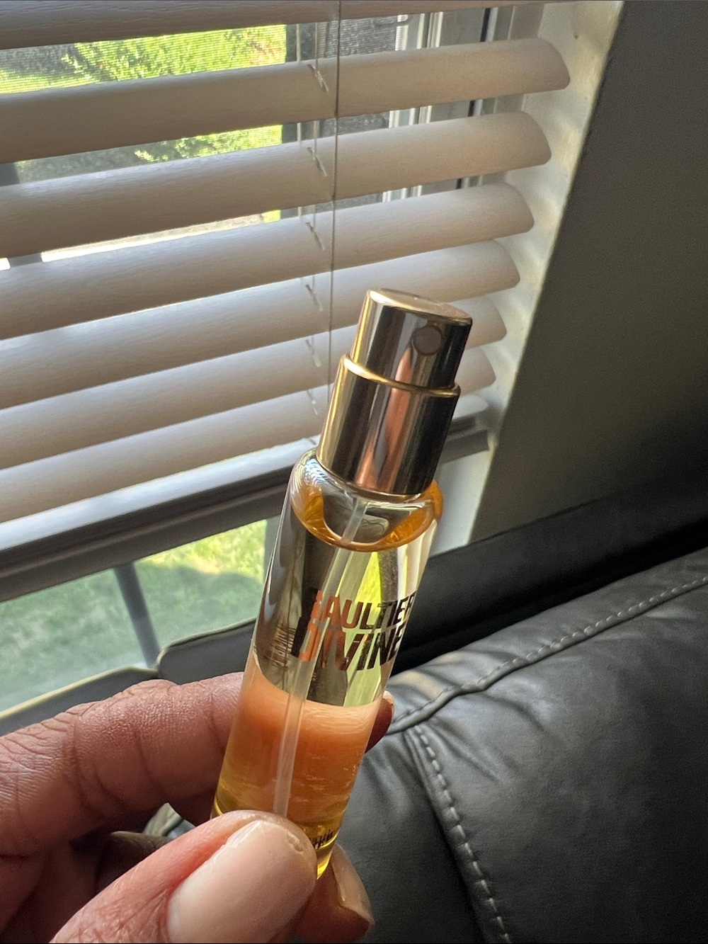 Jean Paul Gaultier Divine Spray - Picture 2 of 4